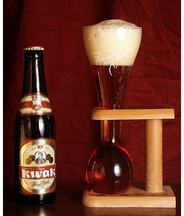 Pourquoi Boit on La Kwak Dans Un Verre En Forme De Sablier Culture Pourquoi Boit on La Kwak Dans Un Verre En Forme De Sablier Culture